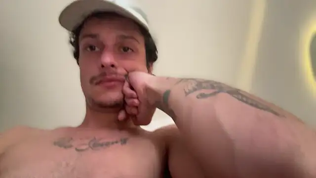 chrisalmeid  online show from April 4, 10:44 am