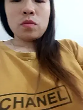 Snapshot of sumy-00 chatting on May 17, 5:35 pm sumy-00 online show from May 17, 5:35 pm