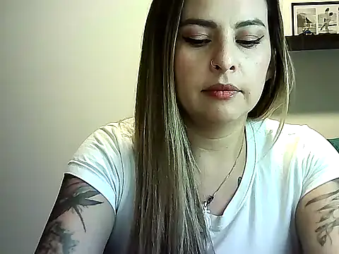 Snapshot of Valery__Rouse_ chatting on July 2, 3:23 am Valery Rouse online show from July 2, 3:23 am