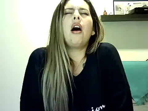 Snapshot of Valery__Rouse_ chatting on July 10, 12:10 am Valery Rouse online show from July 10, 12:10 am