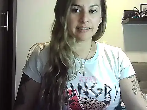 Valery  Rouse  online show from April 30, 10:25 pm