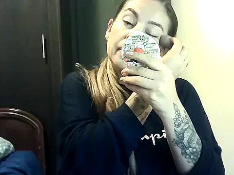 Valery  Rouse  online show from March 18, 10:32 pm