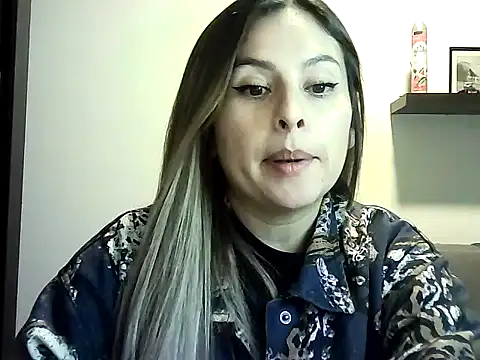 Snapshot of Valery__Rouse_ chatting on June 27, 4:18 am Valery Rouse online show from June 27, 4:18 am