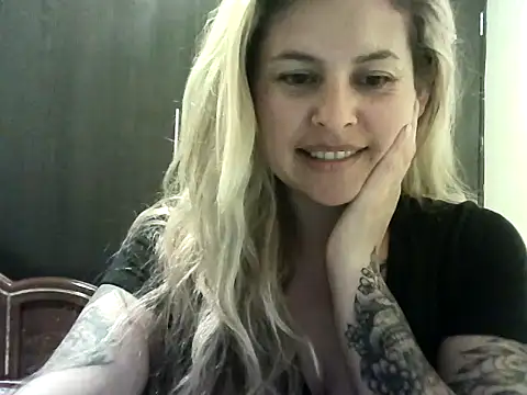 Valery  Rouse  online show from November 30, 10:10 pm