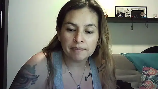Snapshot of Valery__Rouse_ chatting on June 15, 11:04 pm Valery Rouse online show from June 15, 11:04 pm