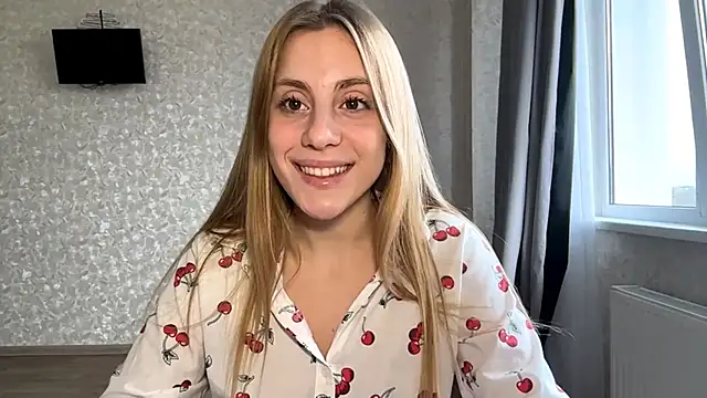 DreamyOlivia online show from November 1, 11:48 am