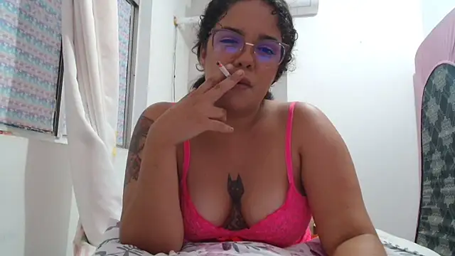 Snapshot of SecretBrunette chatting on October 22, 6:35 am SecretBrunette online show from October 22, 6:35 am