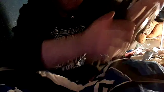 Snapshot of GeilerHSVFAN1989 chatting on December 16, 8:02 pm GeilerHSVFAN1989 online show from December 16, 8:02 pm