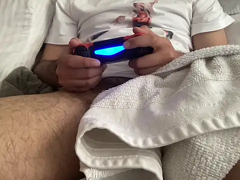 Snapshot of Superwow54 chatting on December 14, 7:52 pm Superwow54 online show from December 14, 7:52 pm