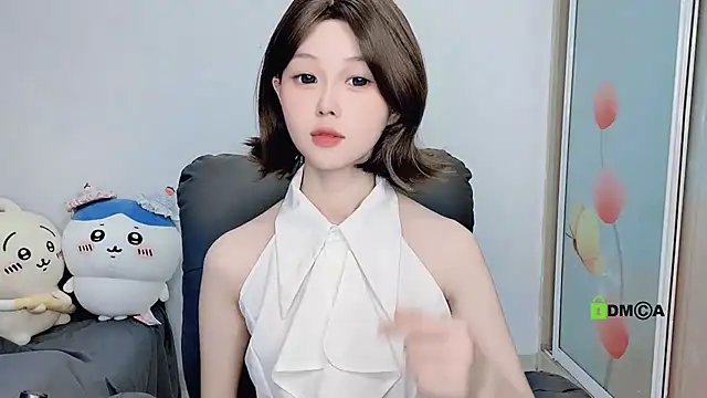 Snapshot of gummy-candy chatting on October 19, 2:25 am gummy-candy online show from October 19, 2:25 am