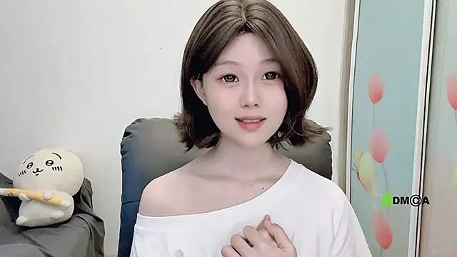 Snapshot of gummy-candy chatting on October 11, 1:06 am gummy-candy online show from October 11, 1:06 am
