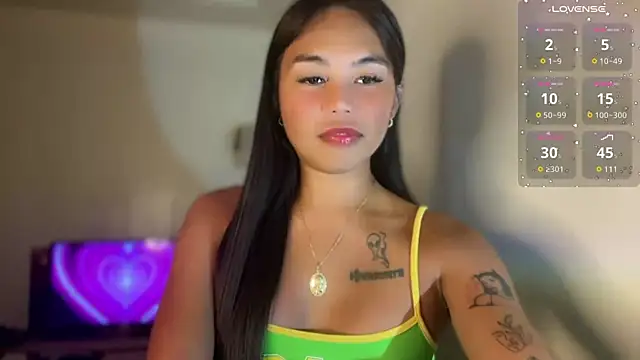 Snapshot of _petitegirlx69_ chatting on September 9, 3:43 pm  petitegirlx69  online show from September 9, 3:43 pm