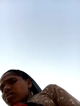 Snapshot of Hot-honi chatting on November 16, 10:20 am Hot-honi online show from November 16, 10:20 am