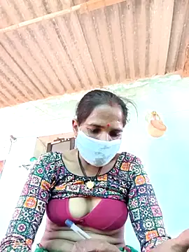 Snapshot of Hot-honi chatting on October 2, 3:21 am Hot-honi online show from October 2, 3:21 am