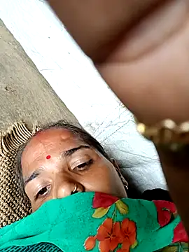 Snapshot of Hot-honi chatting on October 6, 8:26 am Hot-honi online show from October 6, 8:26 am