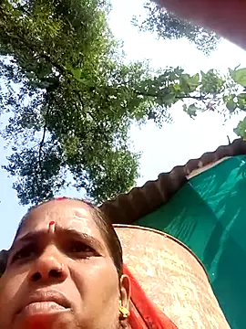 Snapshot of Hot-honi chatting on November 6, 4:27 am Hot-honi online show from November 6, 4:27 am