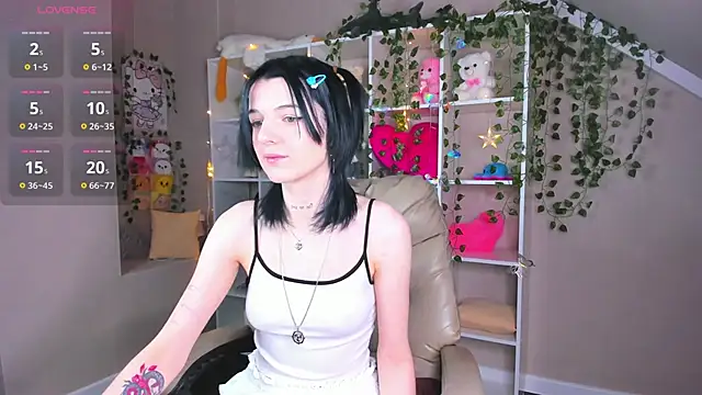 Lynn Martin online show from November 30, 12:11 am