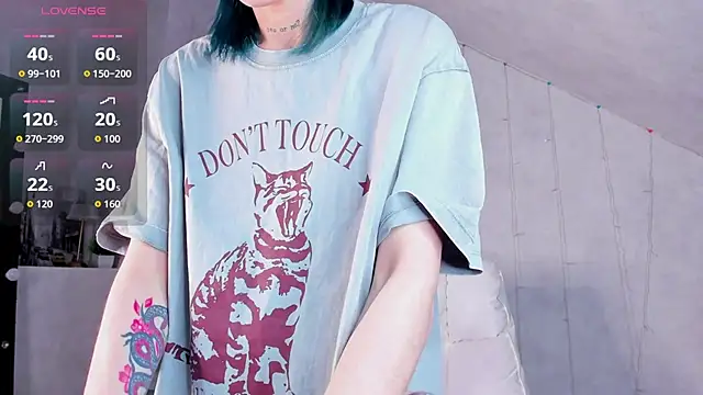 Lynn Martin online show from December 18, 12:27 am