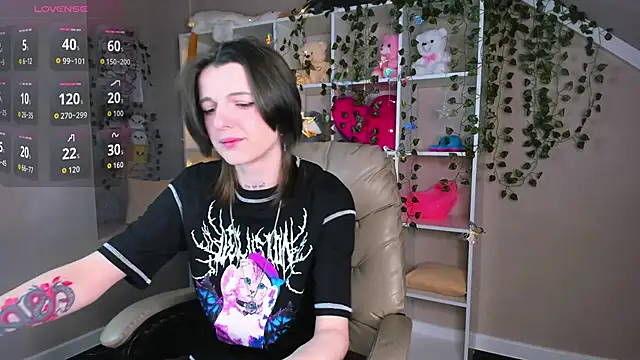 Lynn Martin online show from November 28, 12:44 am