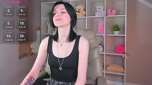 Lynn Martin online show from December 3, 12:23 am