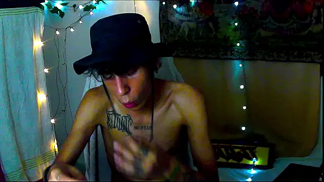 Crxxxsh online show from September 18, 7:55 am