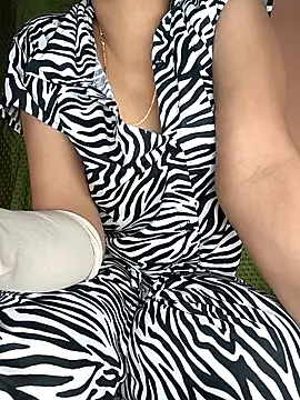 Hott Archana online show from November 27, 6:41 pm