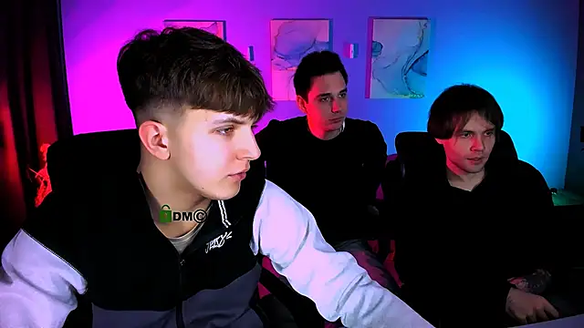 Snapshot of travis_wolf_ chatting on February 16, 9:41 am travis wolf online show from February 16, 9:41 am