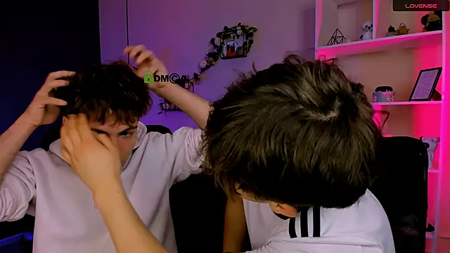 travis wolf  online show from March 18, 9:45 am