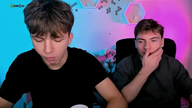 Snapshot of travis_wolf_ chatting on December 4, 7:57 pm travis wolf online show from December 4, 7:57 pm