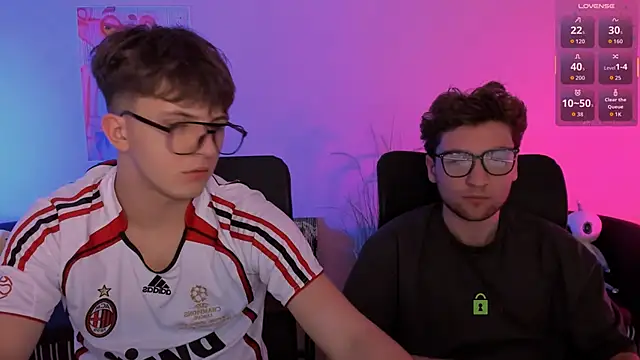 Snapshot of travis_wolf_ chatting on December 20, 8:01 pm travis wolf online show from December 20, 8:01 pm