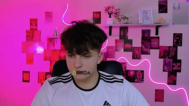 travis wolf  online show from April 14, 8:52 am