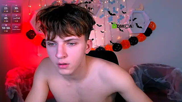 Snapshot of travis_wolf_ chatting on October 20, 6:52 pm travis wolf online show from October 20, 6:52 pm