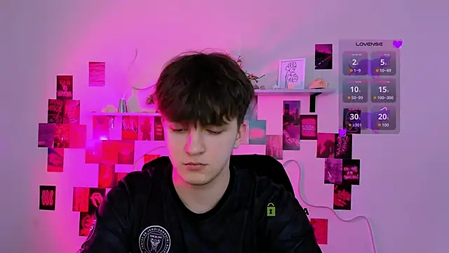 travis wolf  online show from March 31, 8:49 am