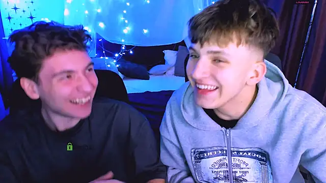 Snapshot of travis_wolf_ chatting on December 13, 8:48 pm travis wolf online show from December 13, 8:48 pm