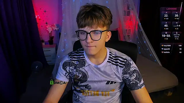 Snapshot of travis_wolf_ chatting on November 6, 8:02 pm travis wolf online show from November 6, 8:02 pm