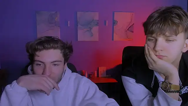 Snapshot of travis_wolf_ chatting on February 26, 9:42 am travis wolf online show from February 26, 9:42 am