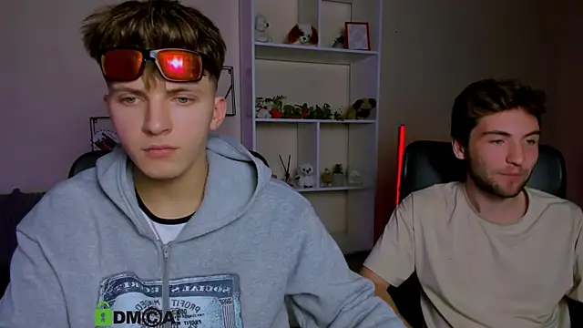 Snapshot of travis_wolf_ chatting on October 4, 7:04 pm travis wolf online show from October 4, 7:04 pm