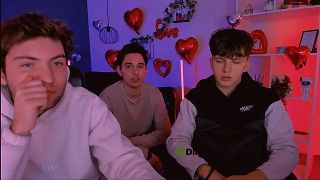 Snapshot of travis_wolf_ chatting on February 27, 9:31 am travis wolf online show from February 27, 9:31 am