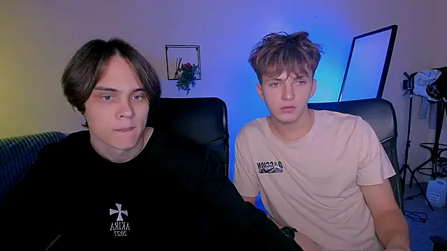 Snapshot of travis_wolf_ chatting on September 23, 8:16 pm travis wolf online show from September 23, 8:16 pm