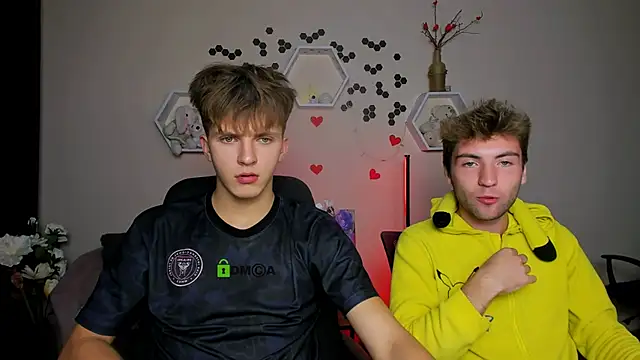 Snapshot of travis_wolf_ chatting on September 13, 6:52 pm travis wolf online show from September 13, 6:52 pm