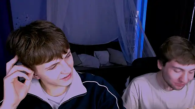 Snapshot of travis_wolf_ chatting on November 19, 8:20 pm travis wolf online show from November 19, 8:20 pm