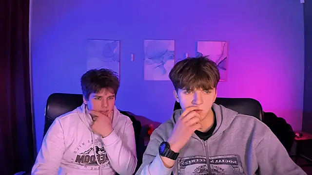 Snapshot of travis_wolf_ chatting on February 5, 10:00 am travis wolf online show from February 5, 10:00 am