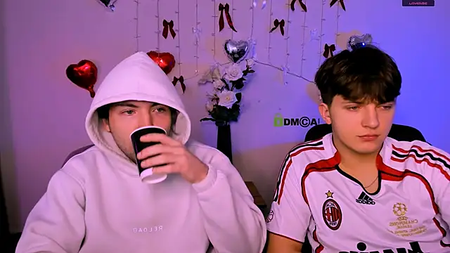 travis wolf  online show from March 13, 9:14 am