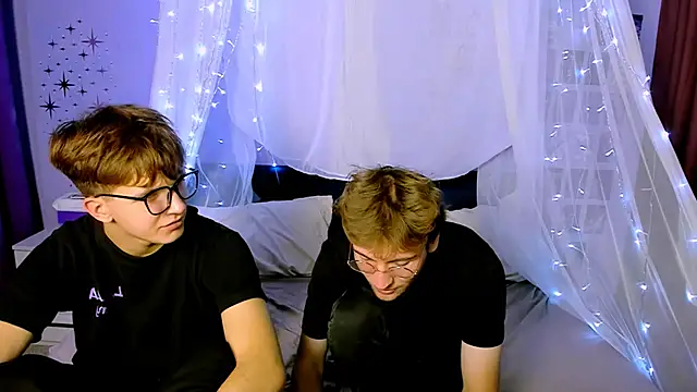 Snapshot of travis_wolf_ chatting on October 19, 7:16 pm travis wolf online show from October 19, 7:16 pm