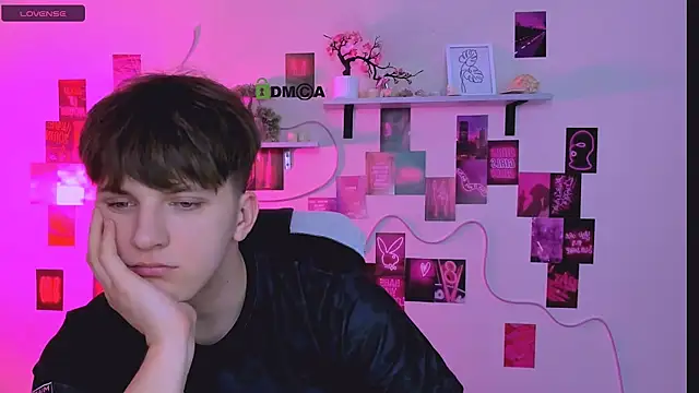 travis wolf  online show from April 15, 8:53 am