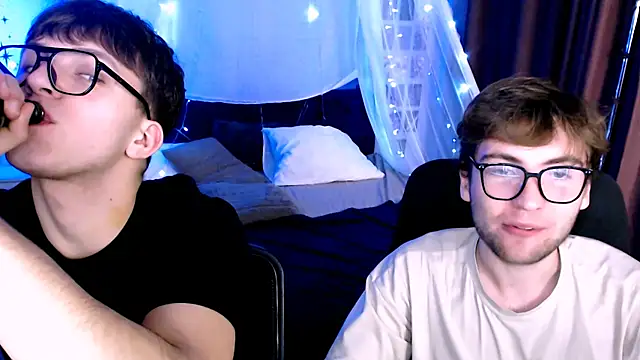 Snapshot of travis_wolf_ chatting on November 20, 8:42 pm travis wolf online show from November 20, 8:42 pm