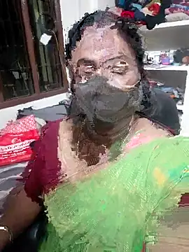 Snapshot of Tamil_Kavitha10 chatting on June 13, 4:05 pm Tamil Kavitha10 online show from June 13, 4:05 pm