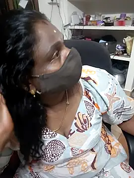 Snapshot of Tamil_Kavitha10 chatting on July 5, 5:42 pm Tamil Kavitha10 online show from July 5, 5:42 pm