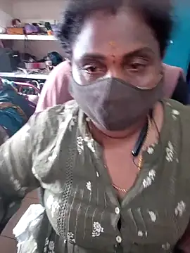 Snapshot of Tamil_Kavitha10 chatting on June 11, 10:01 am Tamil Kavitha10 online show from June 11, 10:01 am