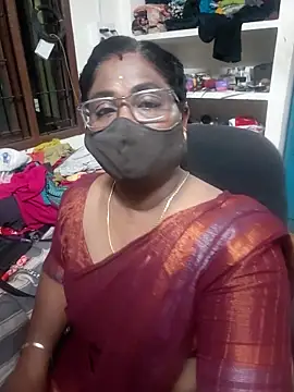 Snapshot of Tamil_Kavitha10 chatting on June 18, 5:51 pm Tamil Kavitha10 online show from June 18, 5:51 pm